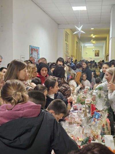 Коледен базар с кауза 8