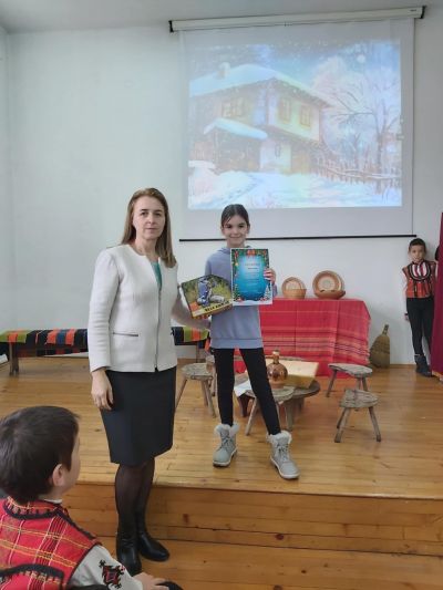 Награждаване Коледни конкурси - НУ Св. Св. Кирил и Методий - Троян